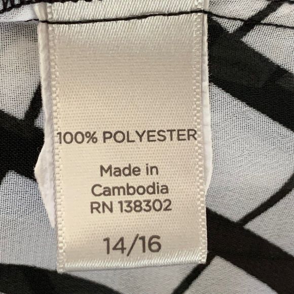 Avenue Semi Sheer 1/2 Button Blouse Women 14/16 B&W Pattern 3/4 Sleeve Airy - Picture 13 of 13